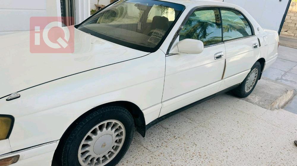 تۆیۆتا کراون